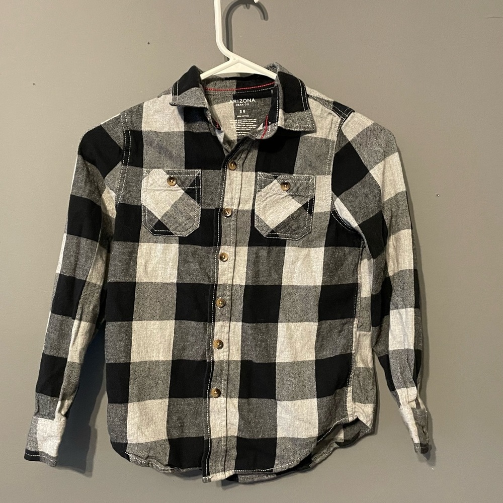 TWO LONG SLEEVE SHIRTS (8)